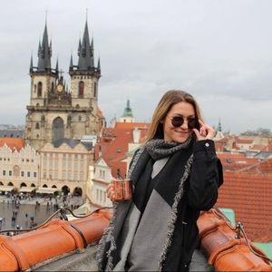 Meet your Posher, Sierra